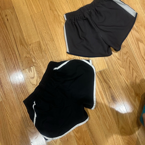 Athletic shorts bundle - Nike and Champion - Picture 8 of 9